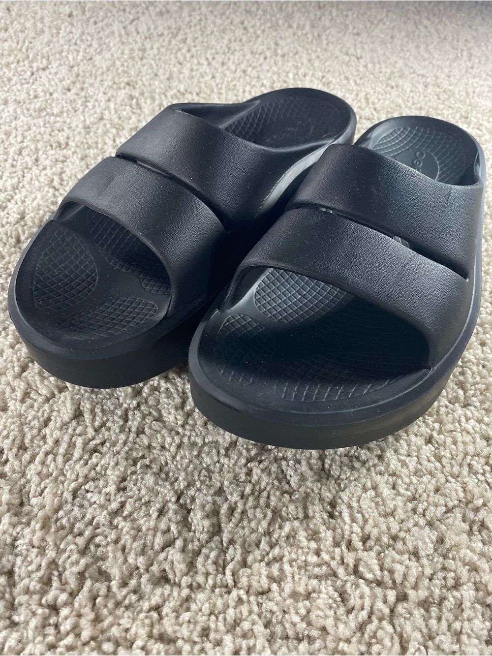 OOFOS OOahh Black Slides Recovery Sandals Women's 9